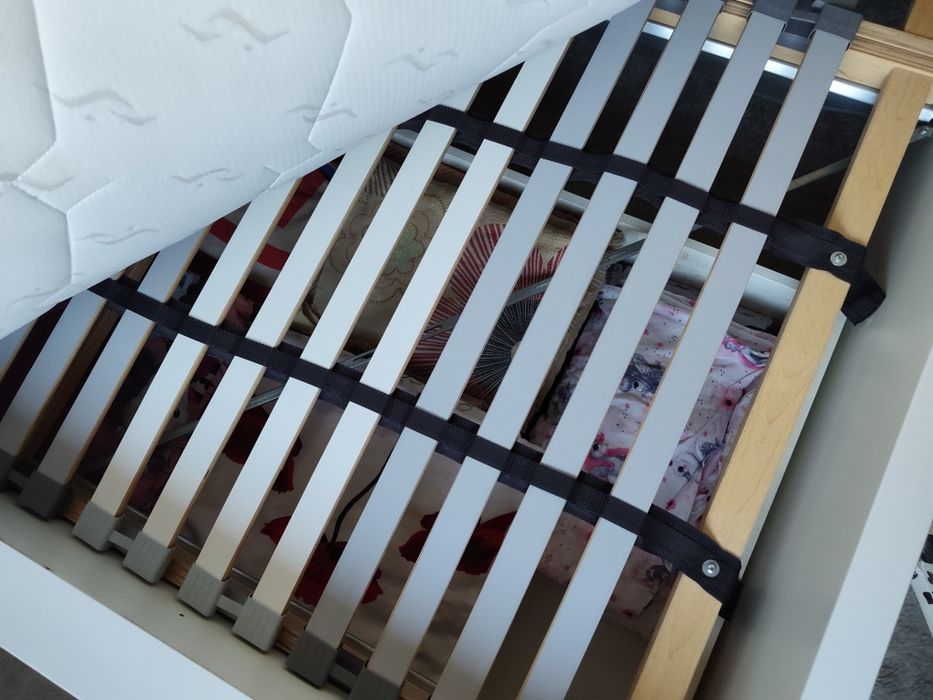Sprzedam łóżko bez materaca IKEA MALM