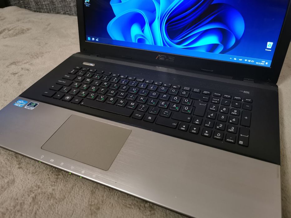 Ноутбук - ASUS/i5/8GB/240SSD