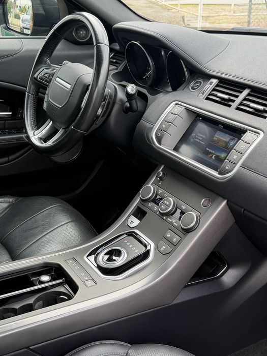 Land Rover Evoque Aut Skyview Edition.