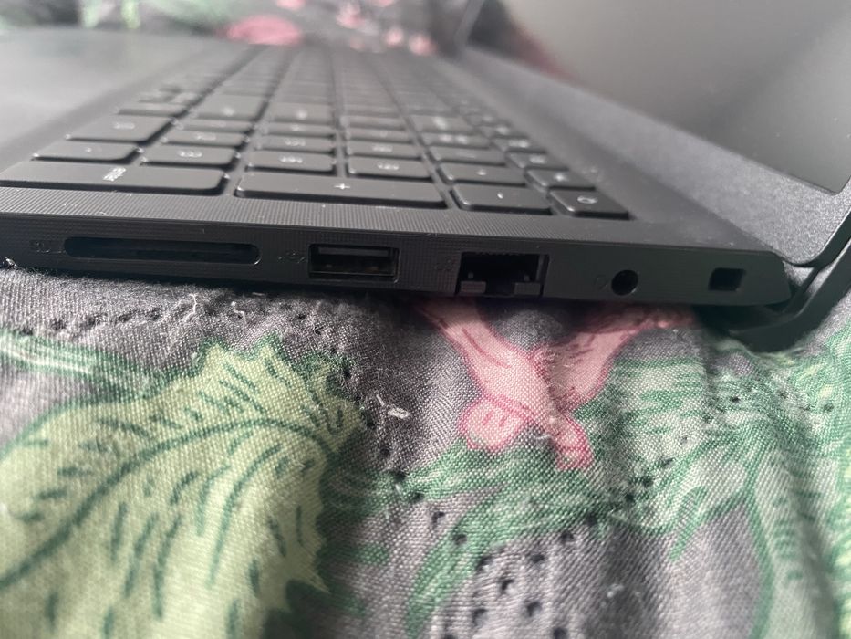 Laptop DELL Vostro 15 3510 super stan