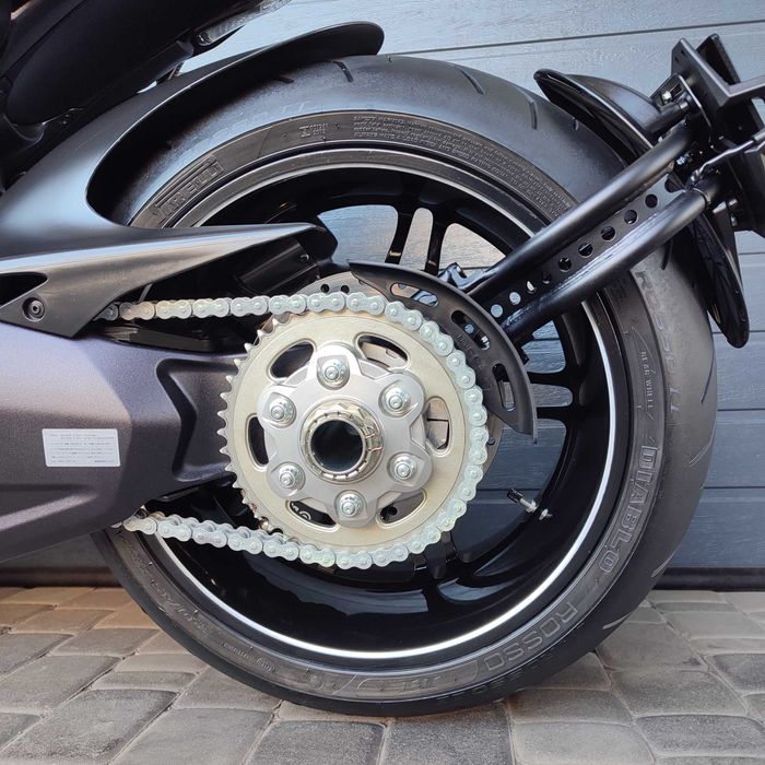 Продам мотоцикл Ducati Diavel 1200 AMG (2942)