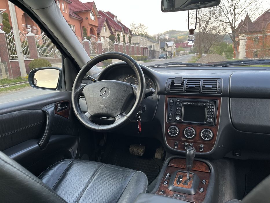 Продаю Mercedes-Benz M-Class 2003