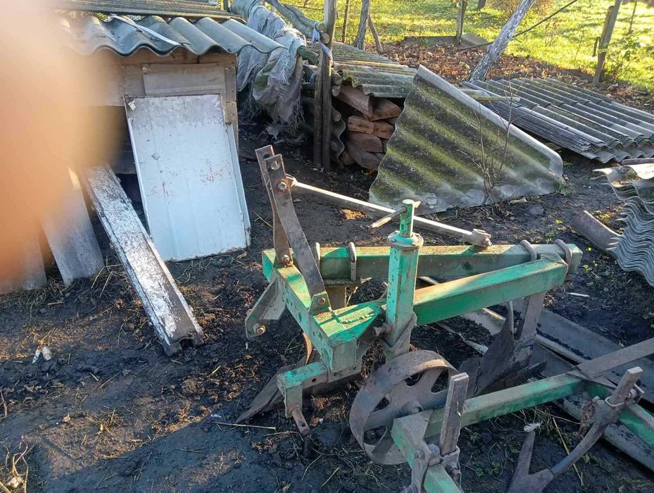 Плуг, копалка, культиватор, сільгосптехніка