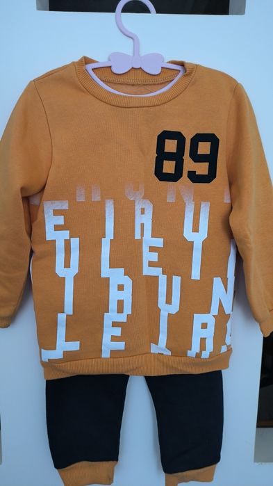 Костюм на хлопчика 4-5 років