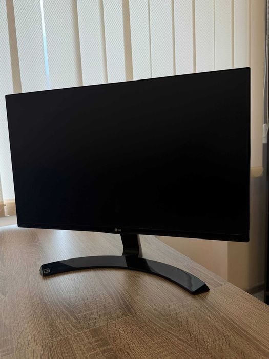 Монітор 23" LG 23MP68VQ-P