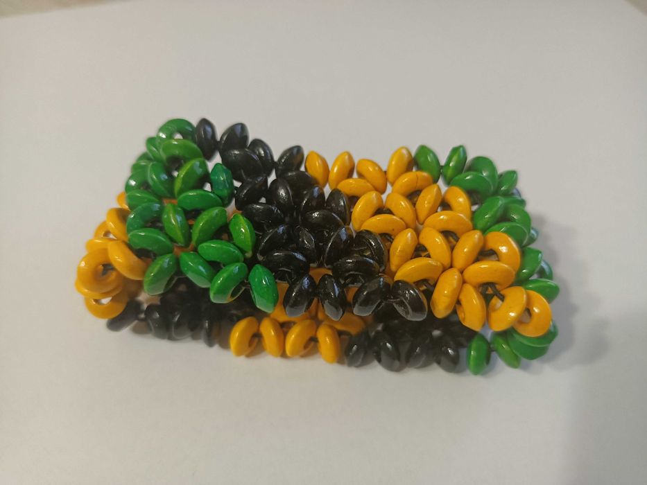 Wielowarstwowa bransoletka z drewnianych paciorków