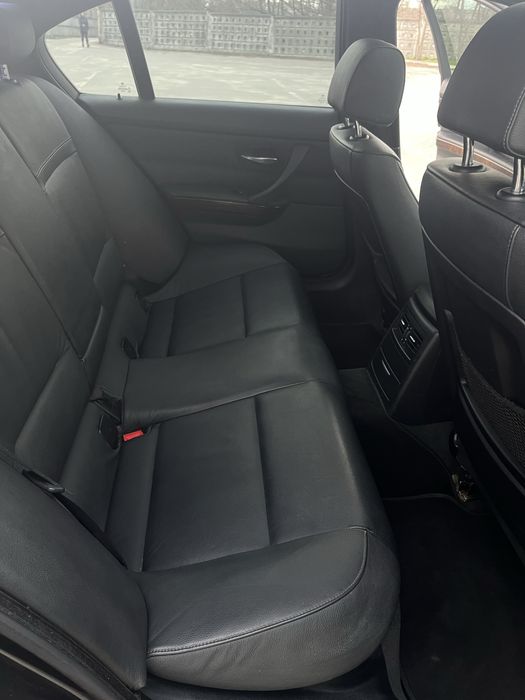 BMW E90 3л 2009 газ