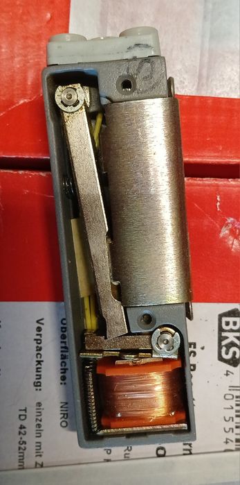 Zaczep elektromagnetyczny  eff eff zamek