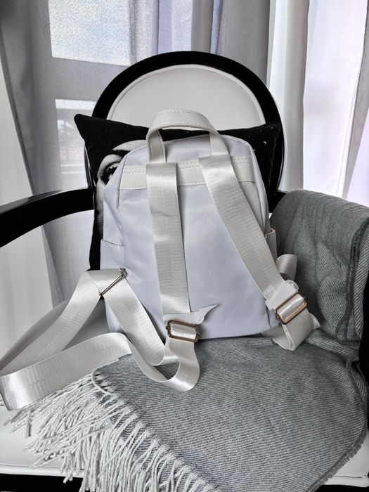 Mochola nova de cor Branca.