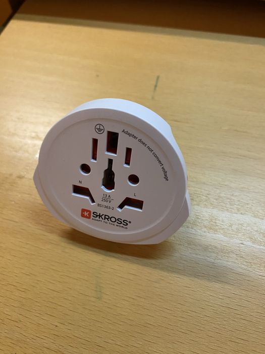 Adaptadot corrente SKROSS