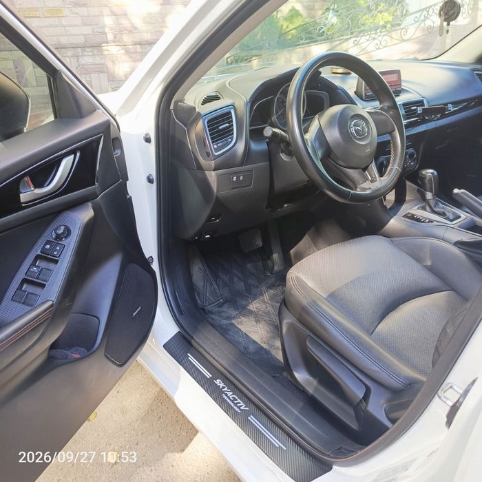 Mazda 3 2015 рік 2.0 SkyActiv