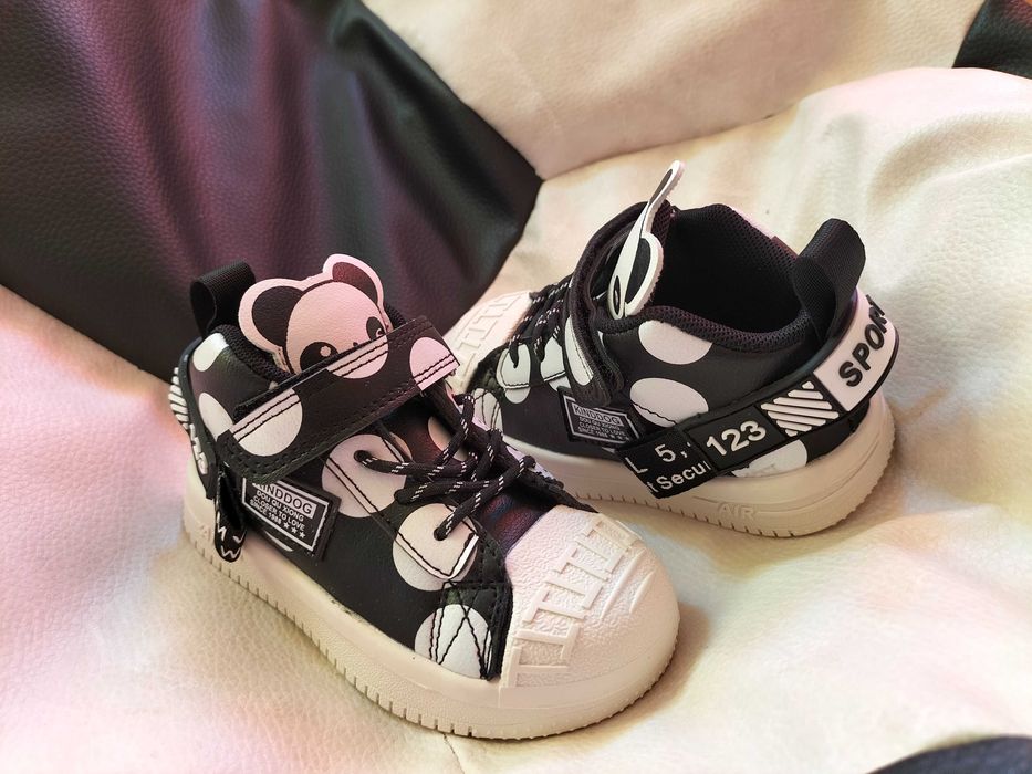 Дитяче взуття 24 р