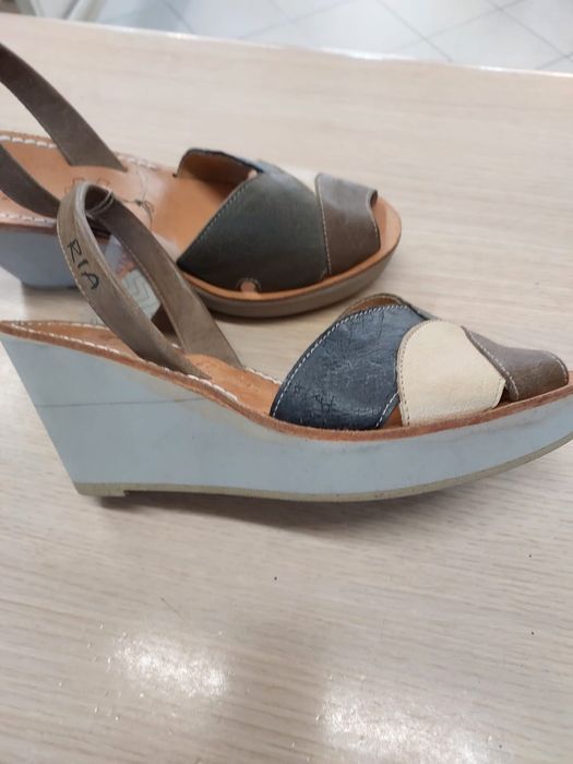 Sandálias em Pele , Marca Ria