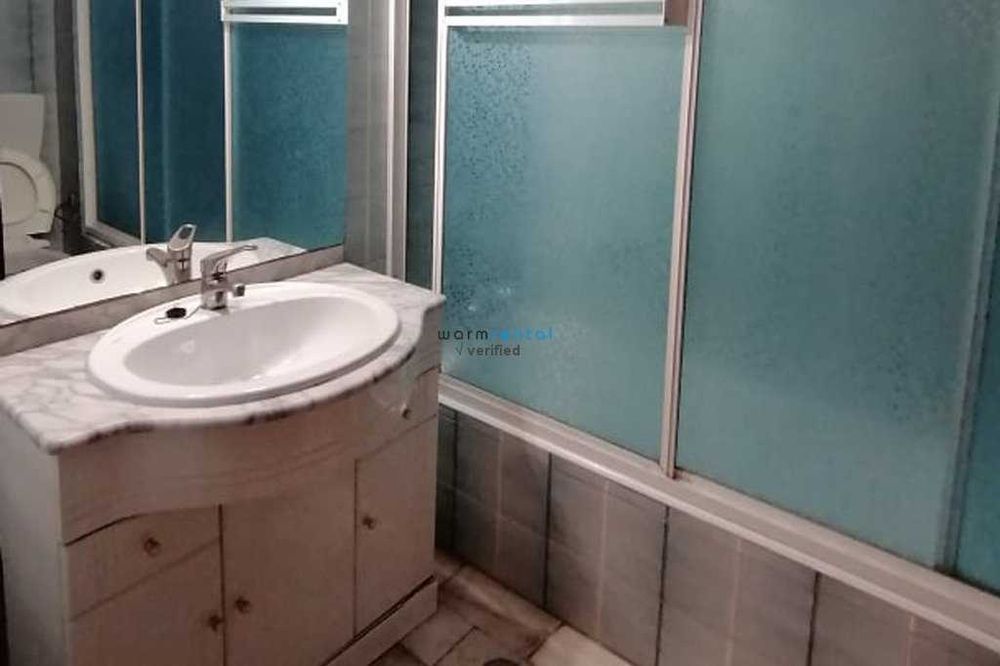 Arrenda-se T2 com piscina de 01 Outubro a 31 de Maaio 2027.