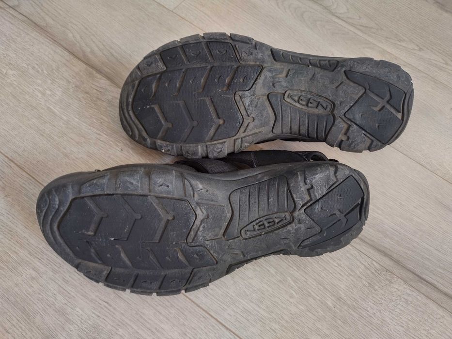 KEEN чоловічі сандалі великий розмір