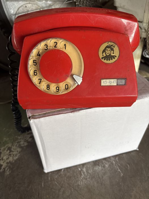 Telefon PRL retro