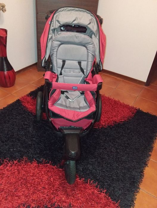 Vendo carrinho de bebê