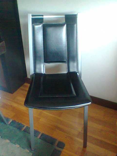 Excelente, Mesa com cadeiras