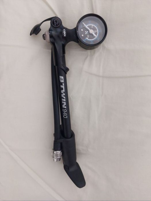 Pompka z uchwytem obrotowa z blokadą CUBE rower Presta Schrader Dunlop