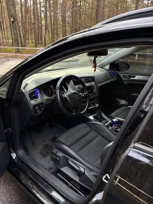 Продам volkswagen golf 7 2015 року