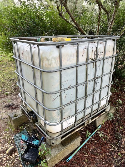 Depósito de água 1000L