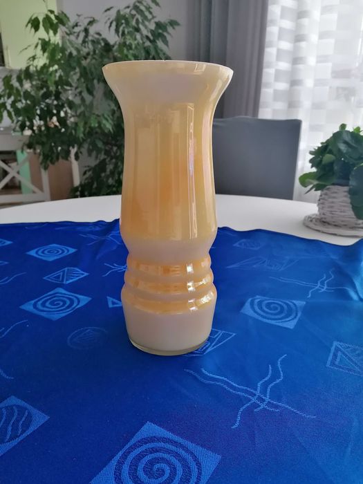 kryształy i szkło kolorowe z czasów PRL