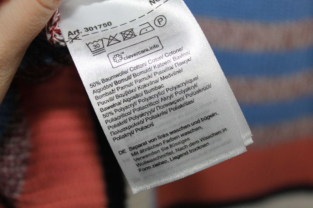 Красивий светр Cecil XL