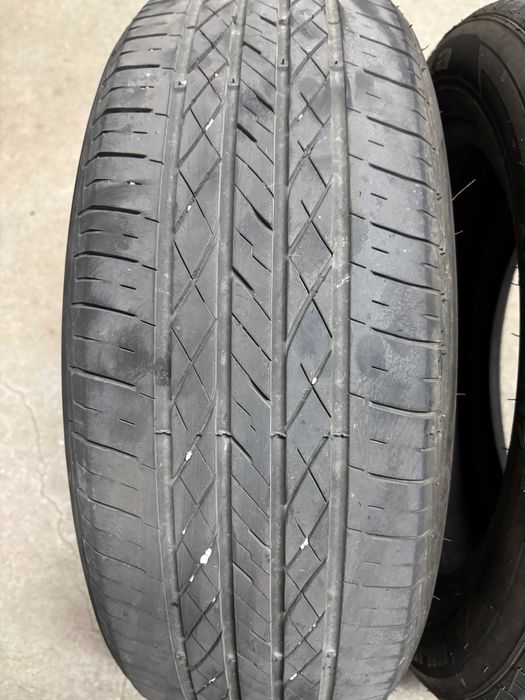 Pneus 215/60/R17 em bom estado