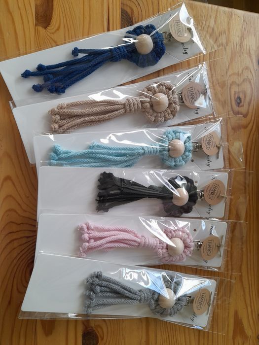 Breloczek, brelok, zawieszka makrama handmade - kwiatek