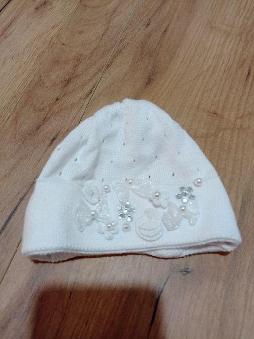 Czapeczka dziewczęca