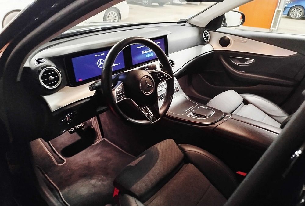 Mercedes E Class  |  Wynajem E klasa E300dE