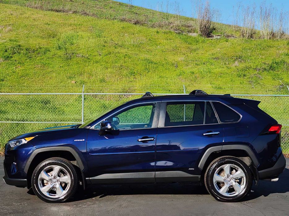 Toyota RAV4 Limited      2021