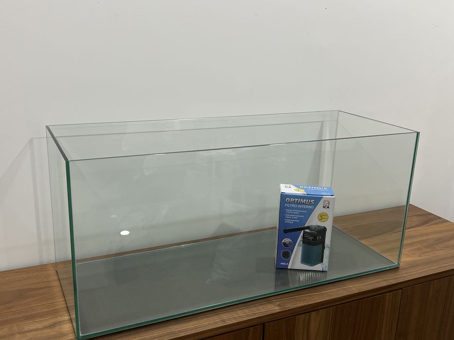 Aquario 80x30.7x35 cm com filtro de agua