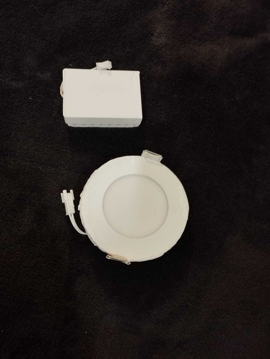 Lote iluminação LED (30+ peças) – lâmpadas, focos e downlights