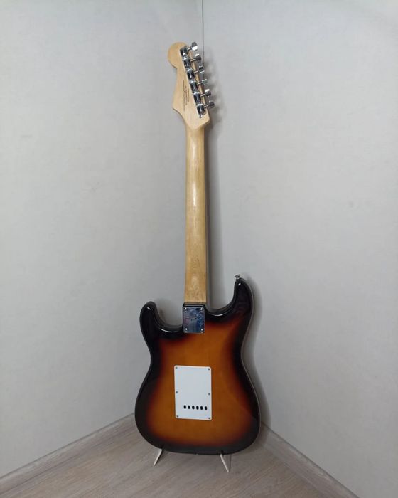 Електрогітара Squier by Fender Stratocaster