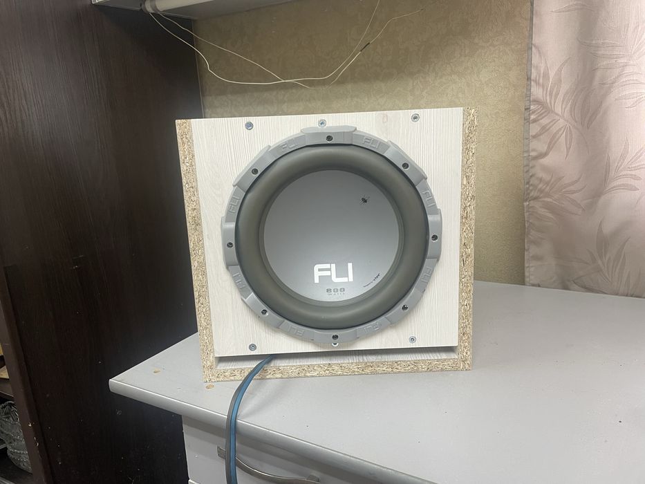 Fli 10 сабвуфер 800 watt + гриль