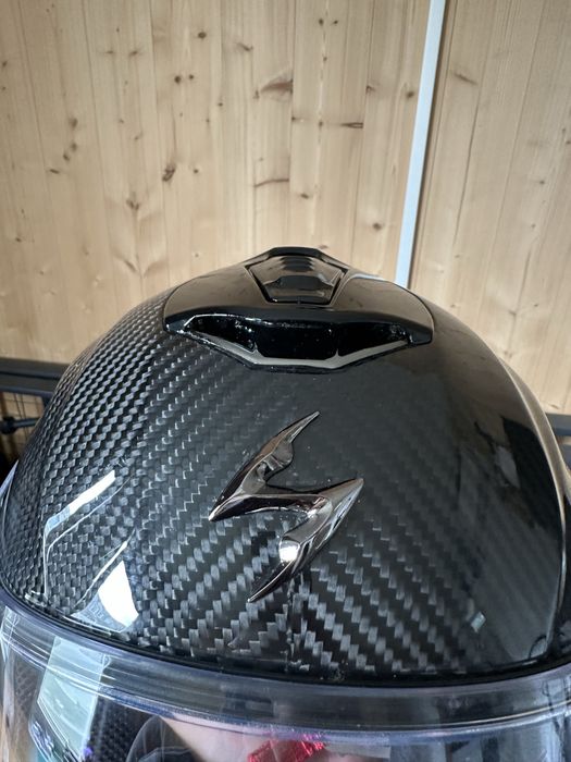S-ка Scorpion exo 1400 carbon шолом шлем