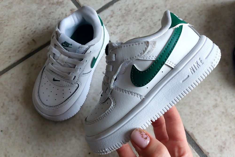Nike adidas pas cher hot sale
