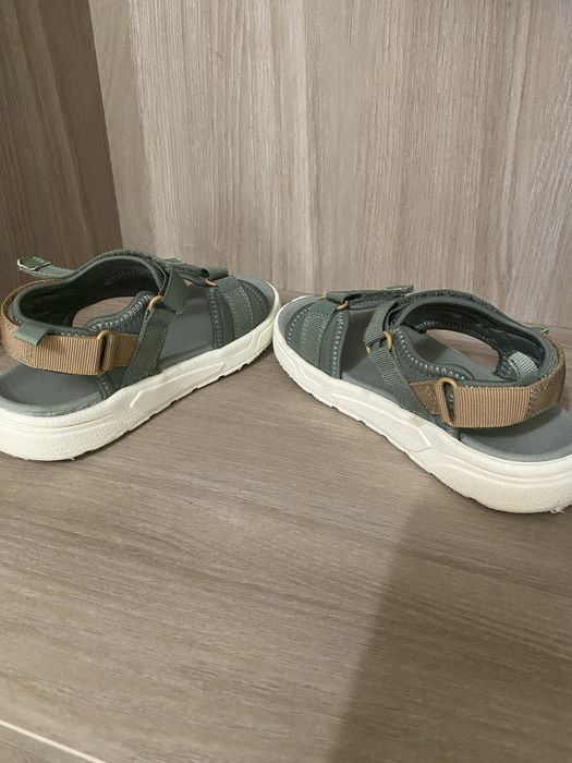 Босоніжки H&M на хлопчика 28-29 розміру