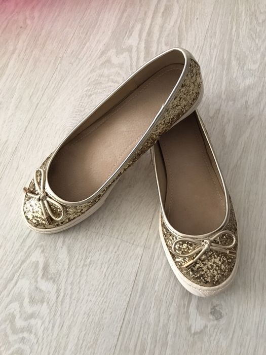 Шикарные туфли на девочку 37 размер 23,5 см