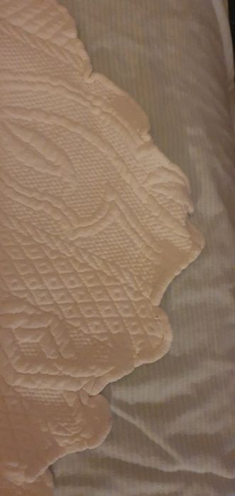 Colcha cm nova tons branca e azul