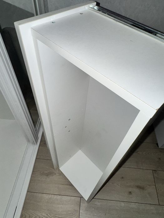 Дзеркало і тумба в студію