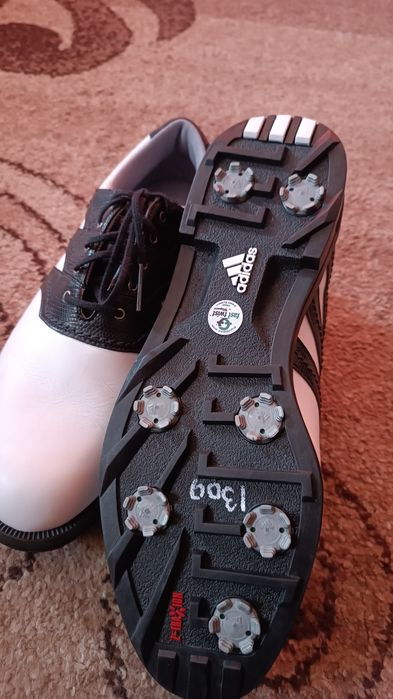 Продам  Нові шкіряні кросівки Адідас 44розміру