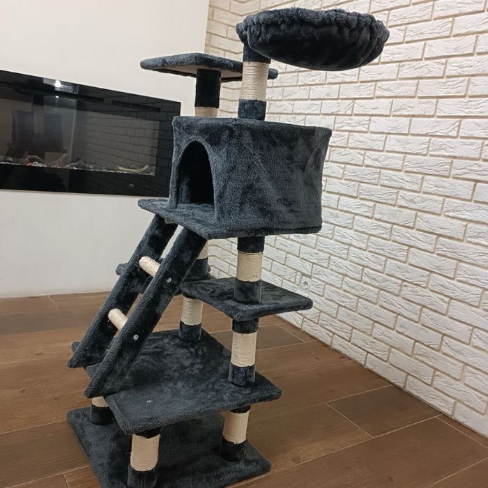 Дім для котика не разу не користувались