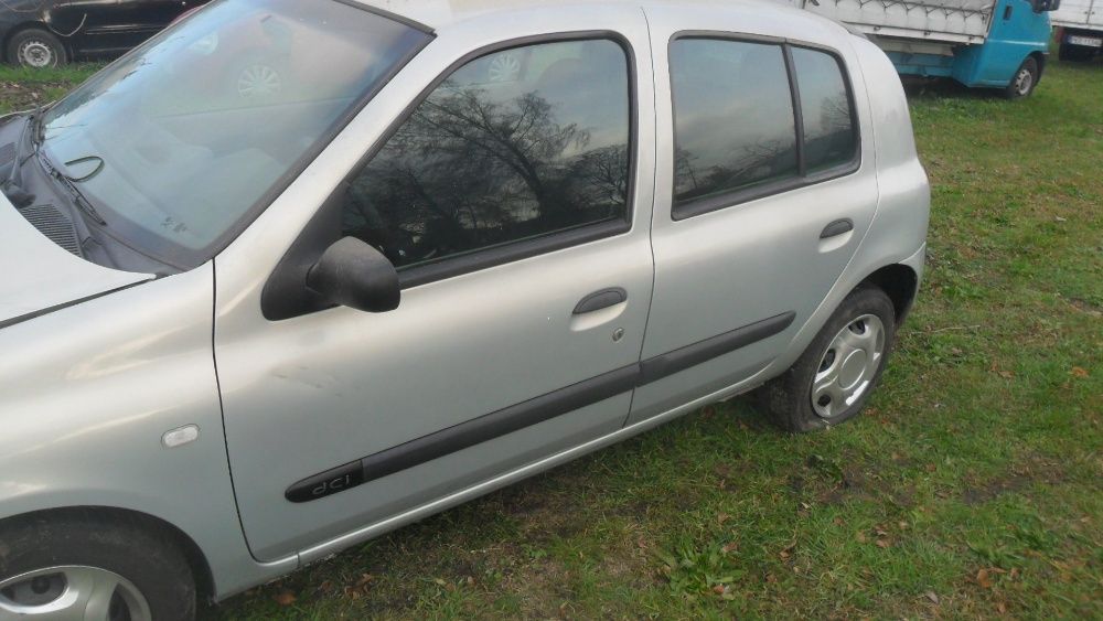 renalut clio 2003 rok 1.5 dci przeznaczony na części srebrny 5 drzwi