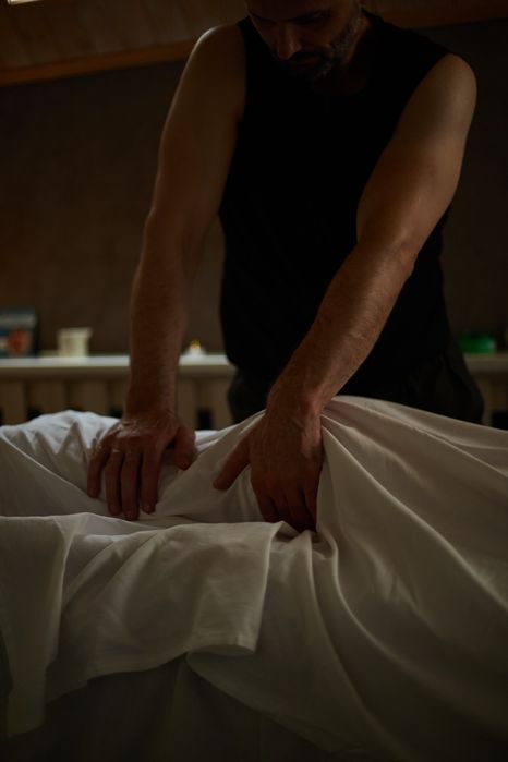 Реабілітолог, масажист, мануальний терапевт.