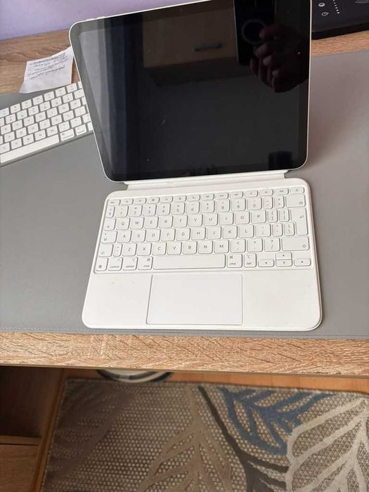 Apple iPad 10 generacji plus  klawiatura Apple na gwarancji