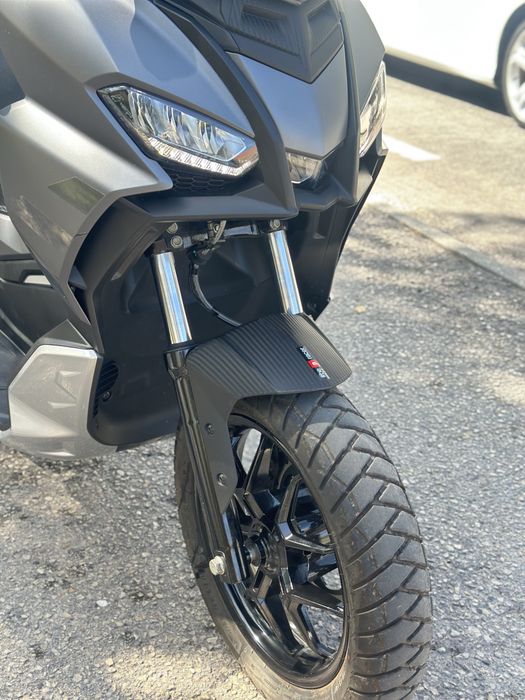 Mota Aprilia 2024 SR/GT