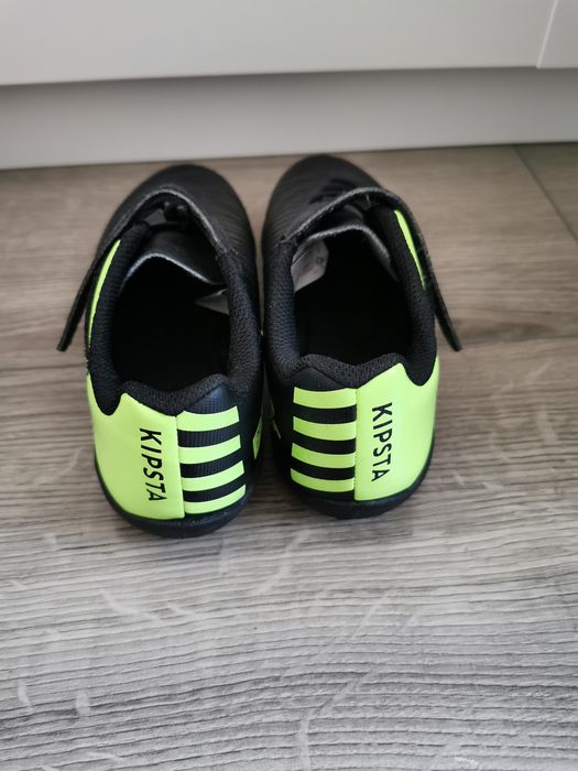 Buty piłkarskie dla dzieci w rozmiarze 34