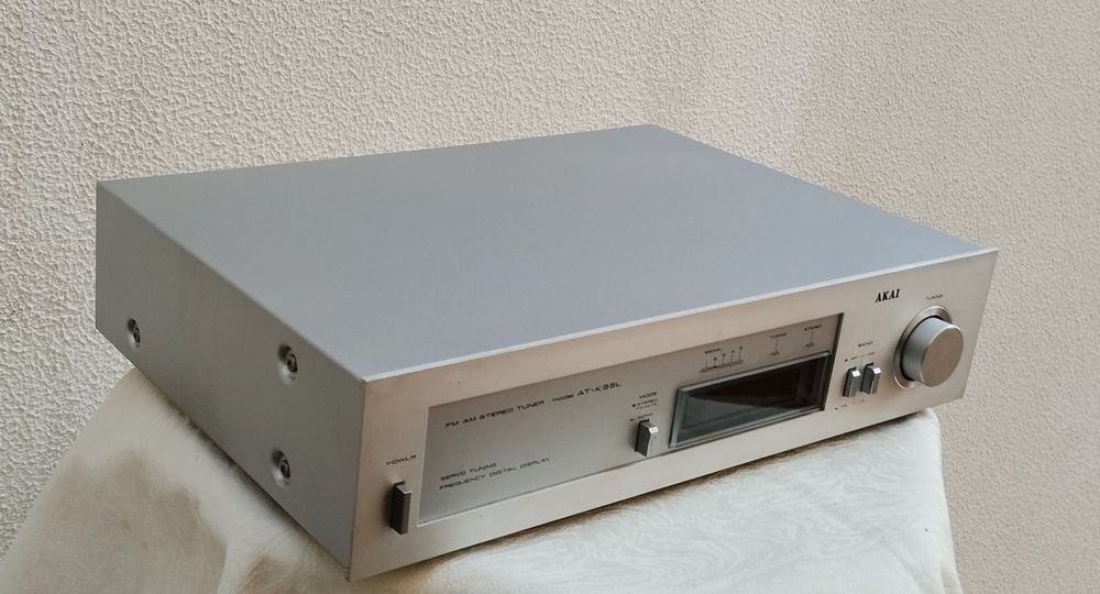 AKAI FM-AM Stereo Tuner AT-K33L